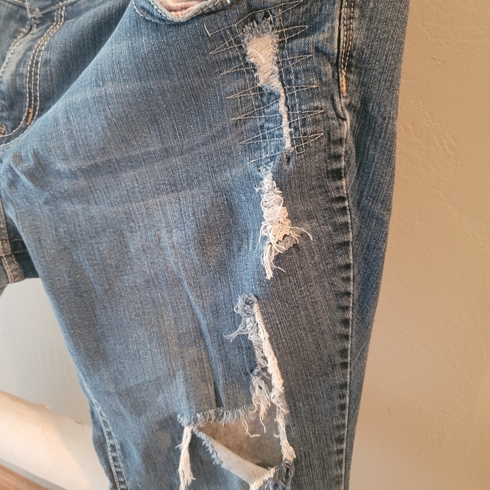 Amethyst highly distressed jeans - Picture 4 of 4